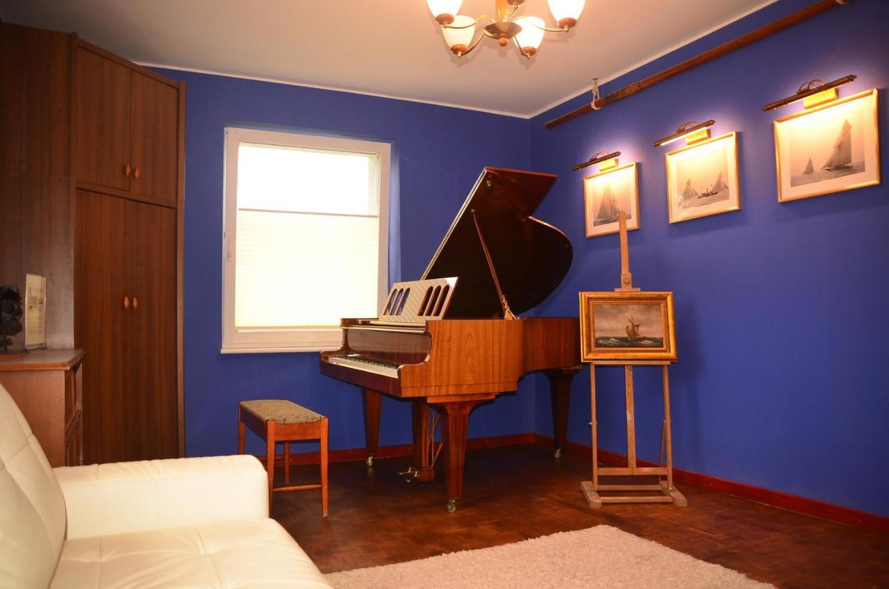 Apartament Dark Amber- 3 Rooms Grand Piano Swinoujscie Luaran gambar